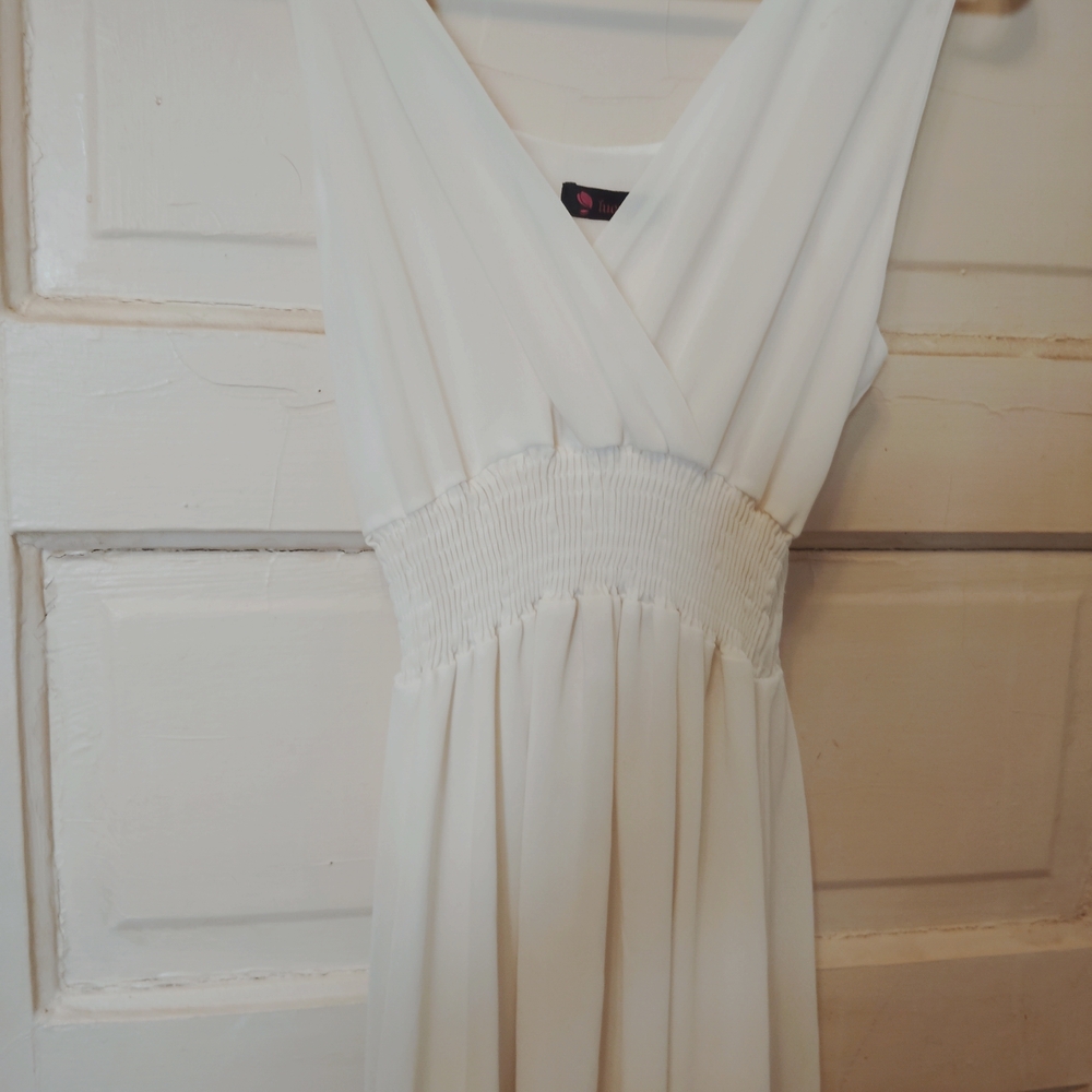 Chic Strapless White Dress